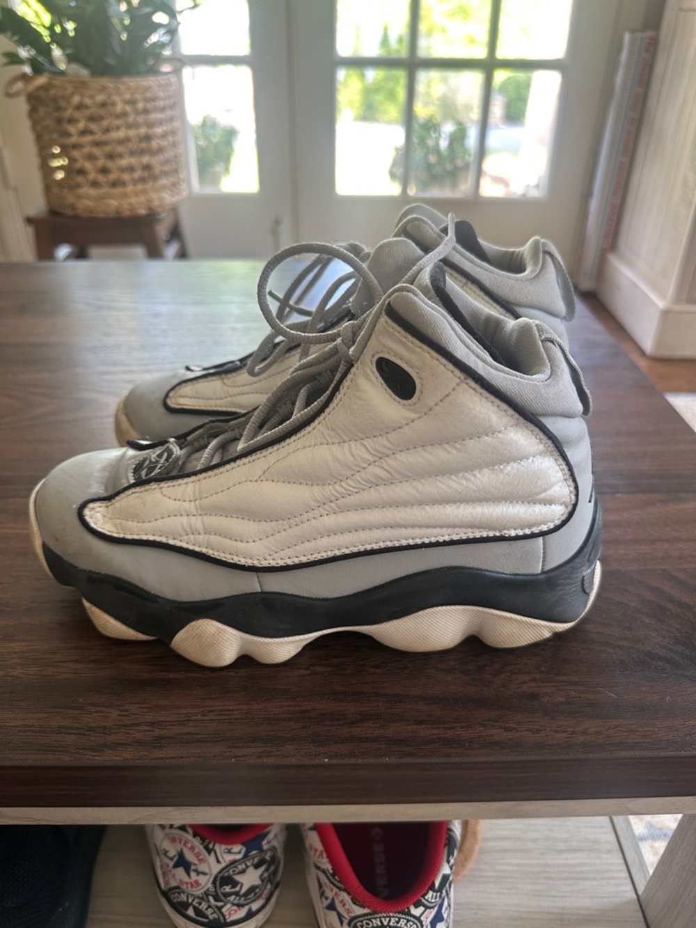 Jordan Pro Strong basketball Gray Leather High-Top Sneakers